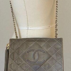 Chanel Elegant Cream Quilted Shoulder Bag